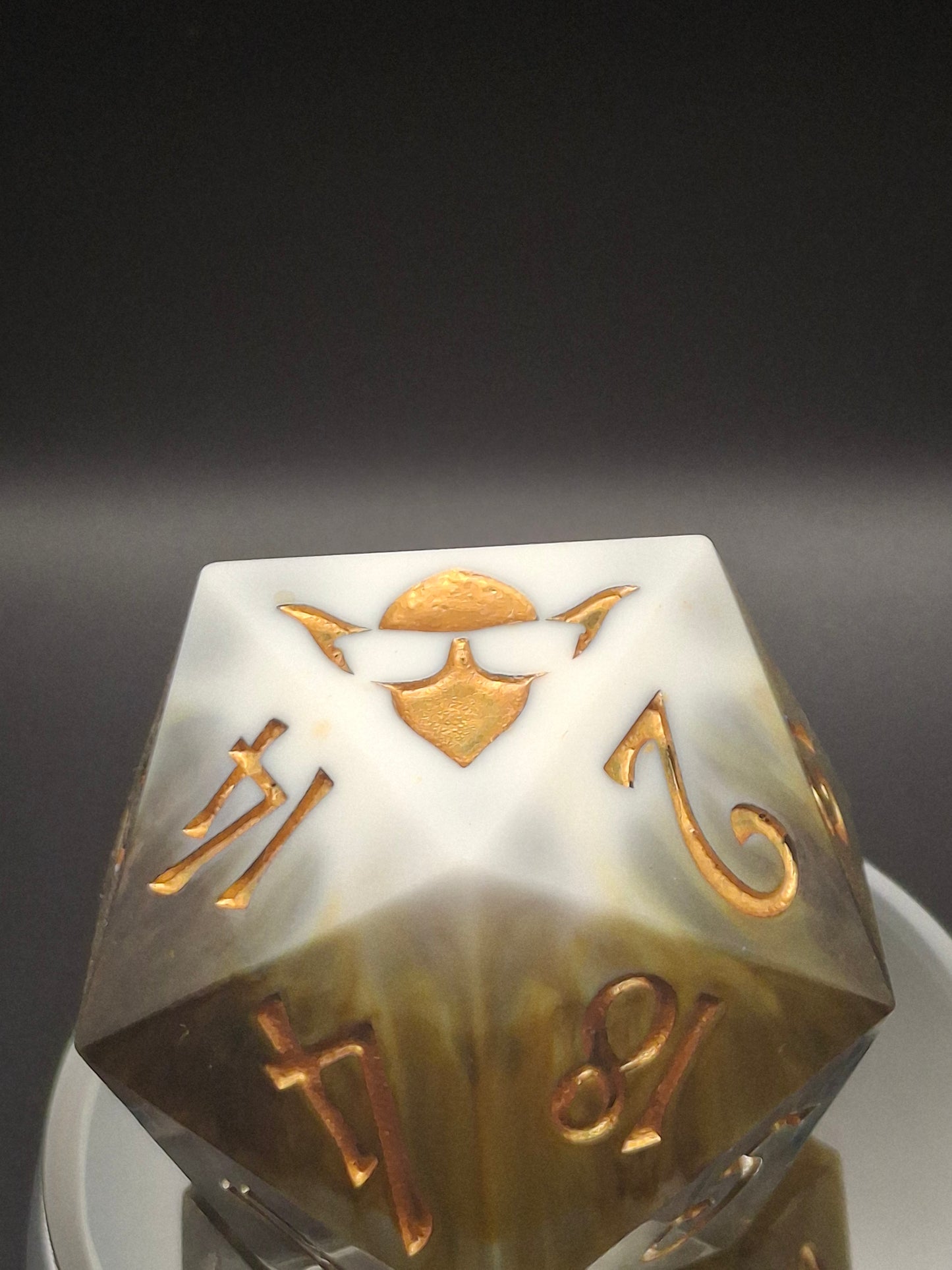 Magic Golden Vein 20-Sided Dice for TTRPGs – Mythical Collector's Treasure 78mm Chonk