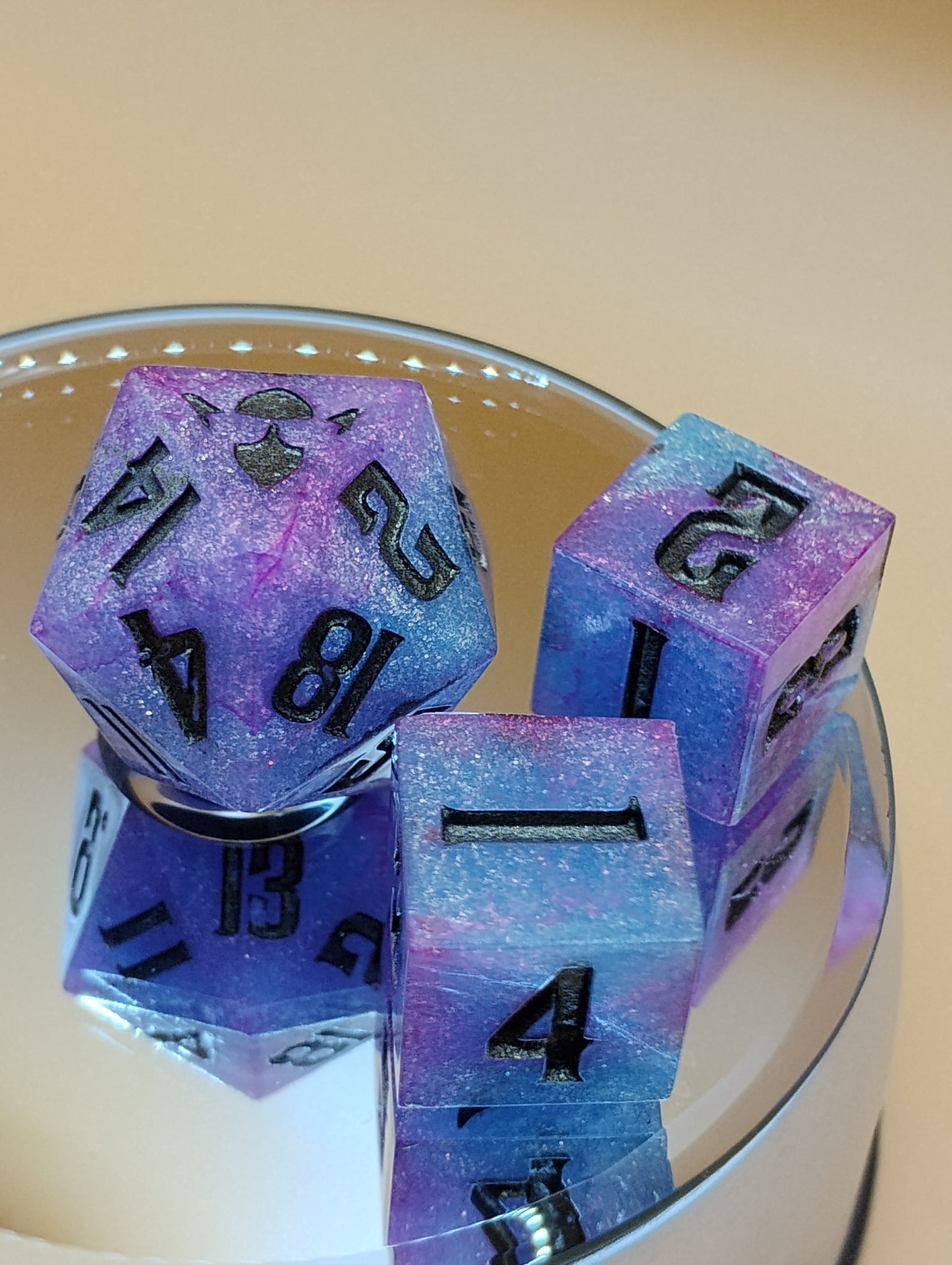 Daggerheart GM Dice Set – 38mm Mini Chonk D20 & D6 Pair in Shimmering Purple with Oil-Slick In