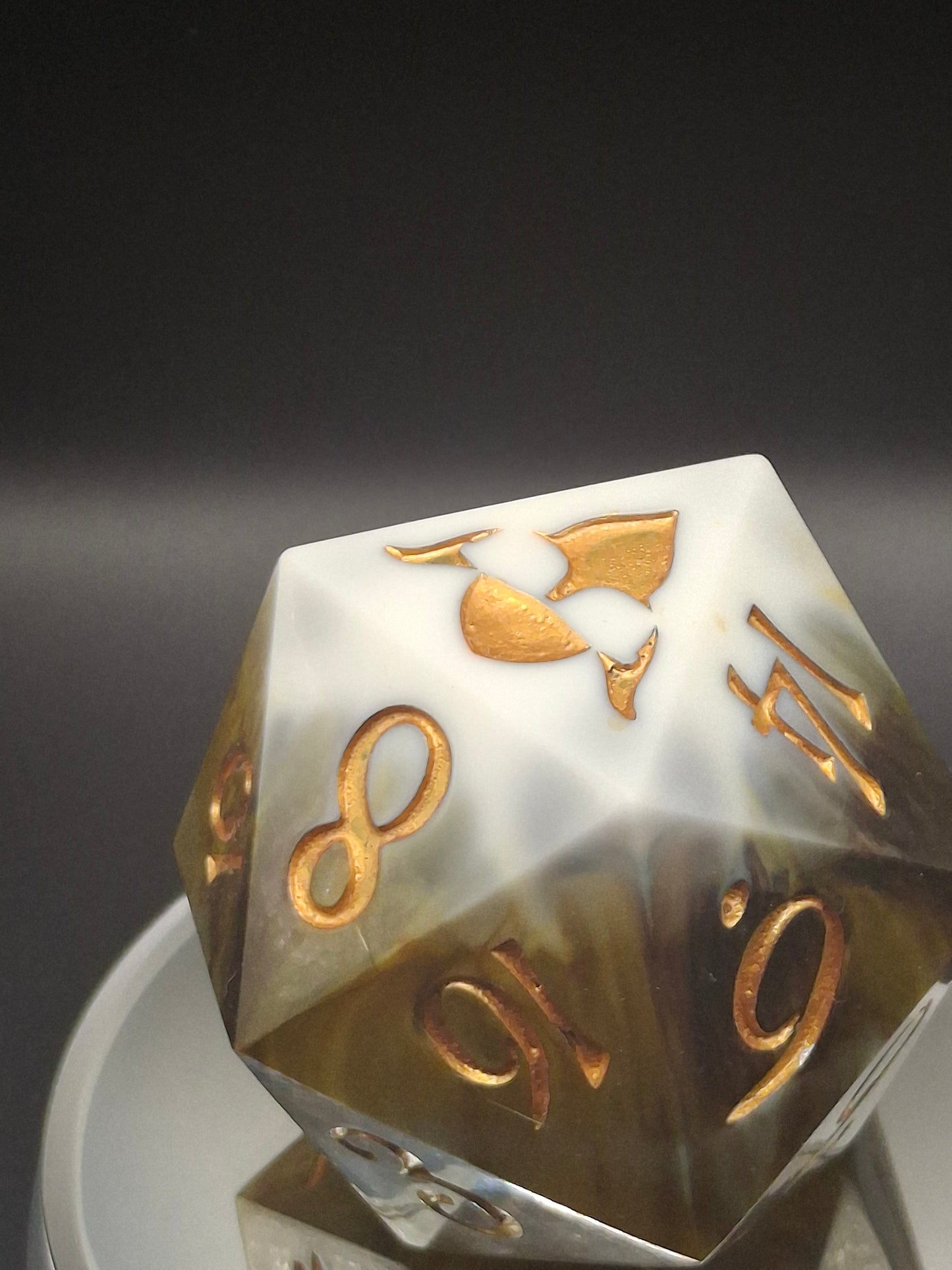 Magic Golden Vein 20-Sided Dice for TTRPGs – Mythical Collector's Treasure 78mm Chonk