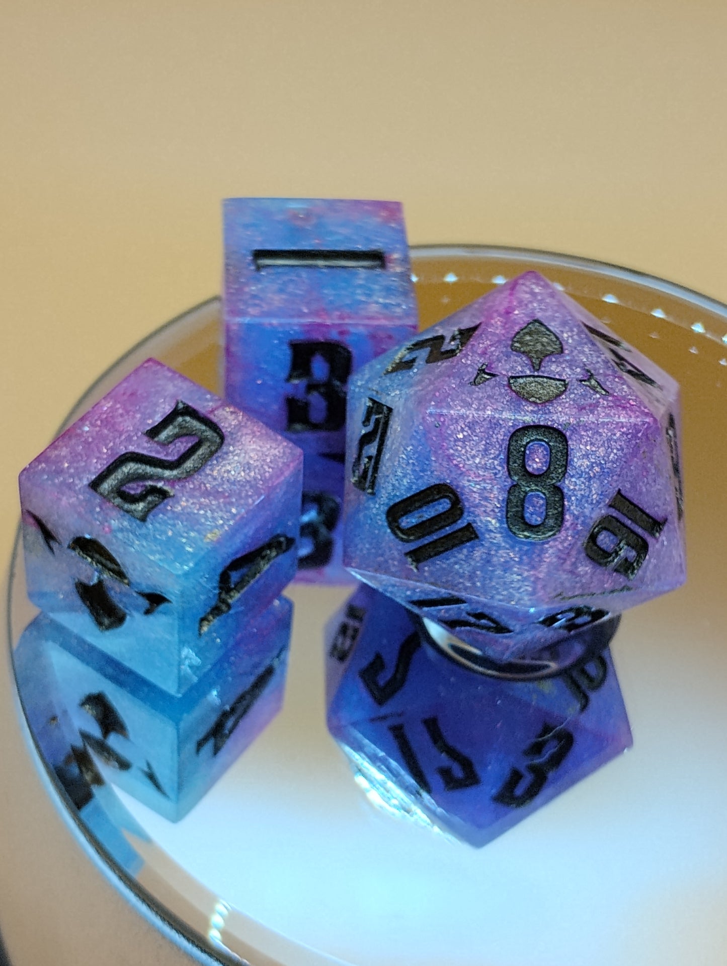 Daggerheart GM Dice Set – 38mm Mini Chonk D20 & D6 Pair in Shimmering Purple with Oil-Slick In