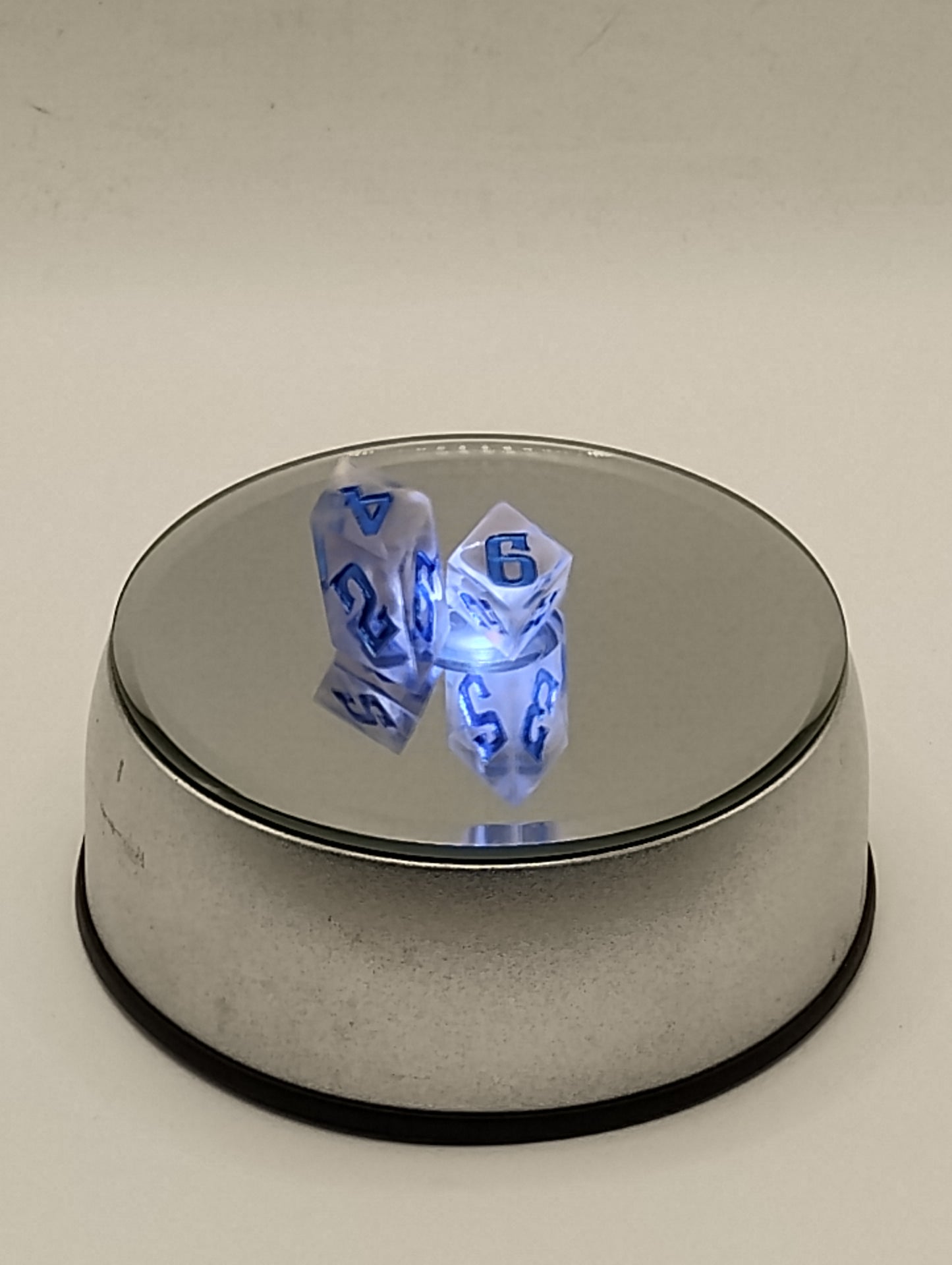 Handmade Clouded D6 Dice Pair – Clear Resin with White Clouds & Blue Ink | Whimsical Fantasy Dice