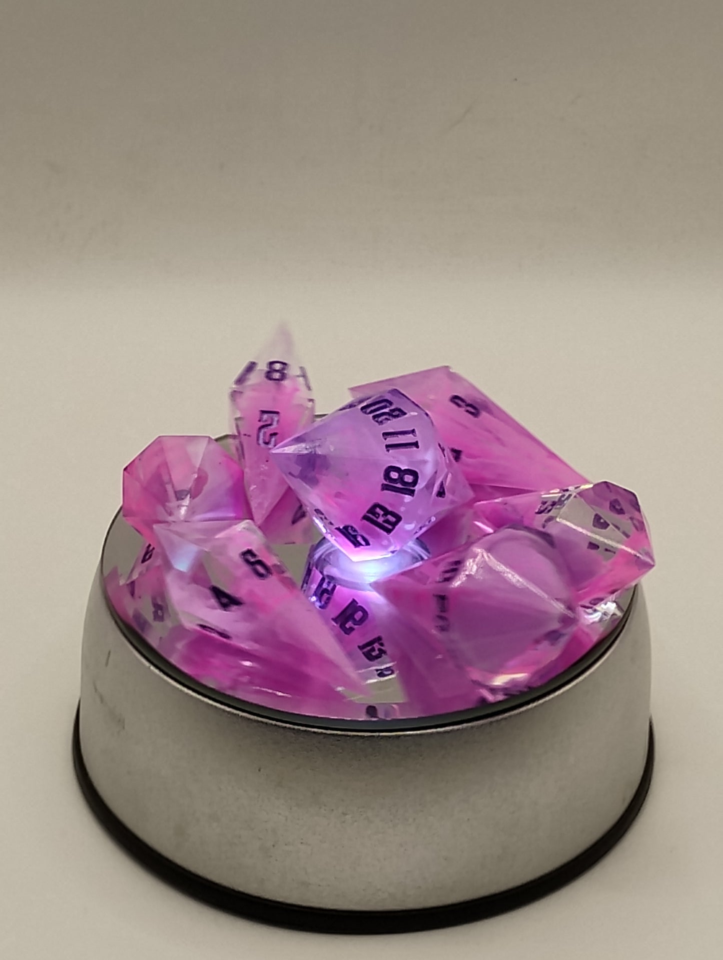 Rosequartz Veil – Pink and Clear Swirled Crystal Dice Set for TTRPG Adventures