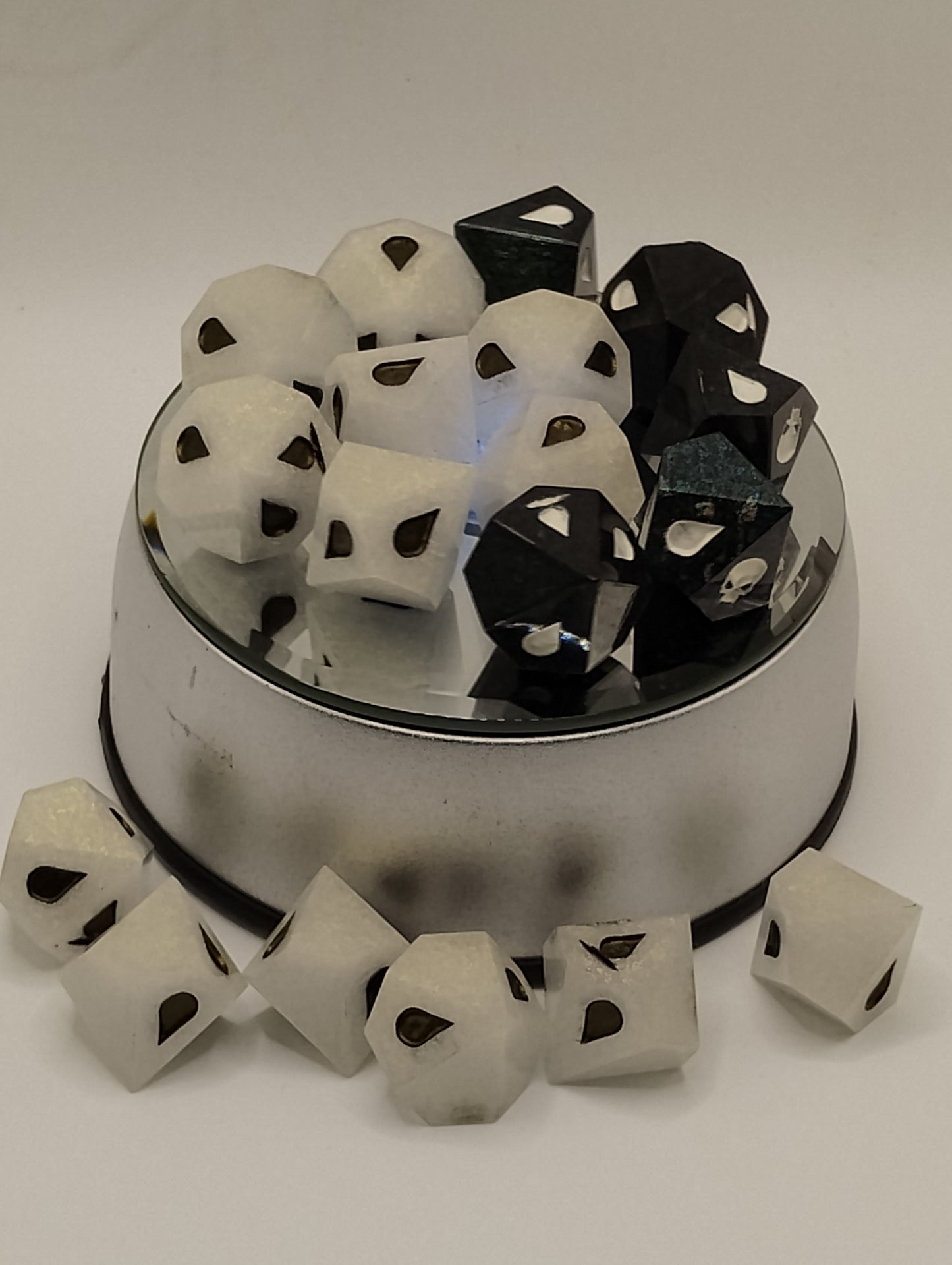 Handmade White & Shimmering Blue-Black D6 Dice Set for Vampire: The Masquerade TTRPG  Dark Elegance for the World of Darkness