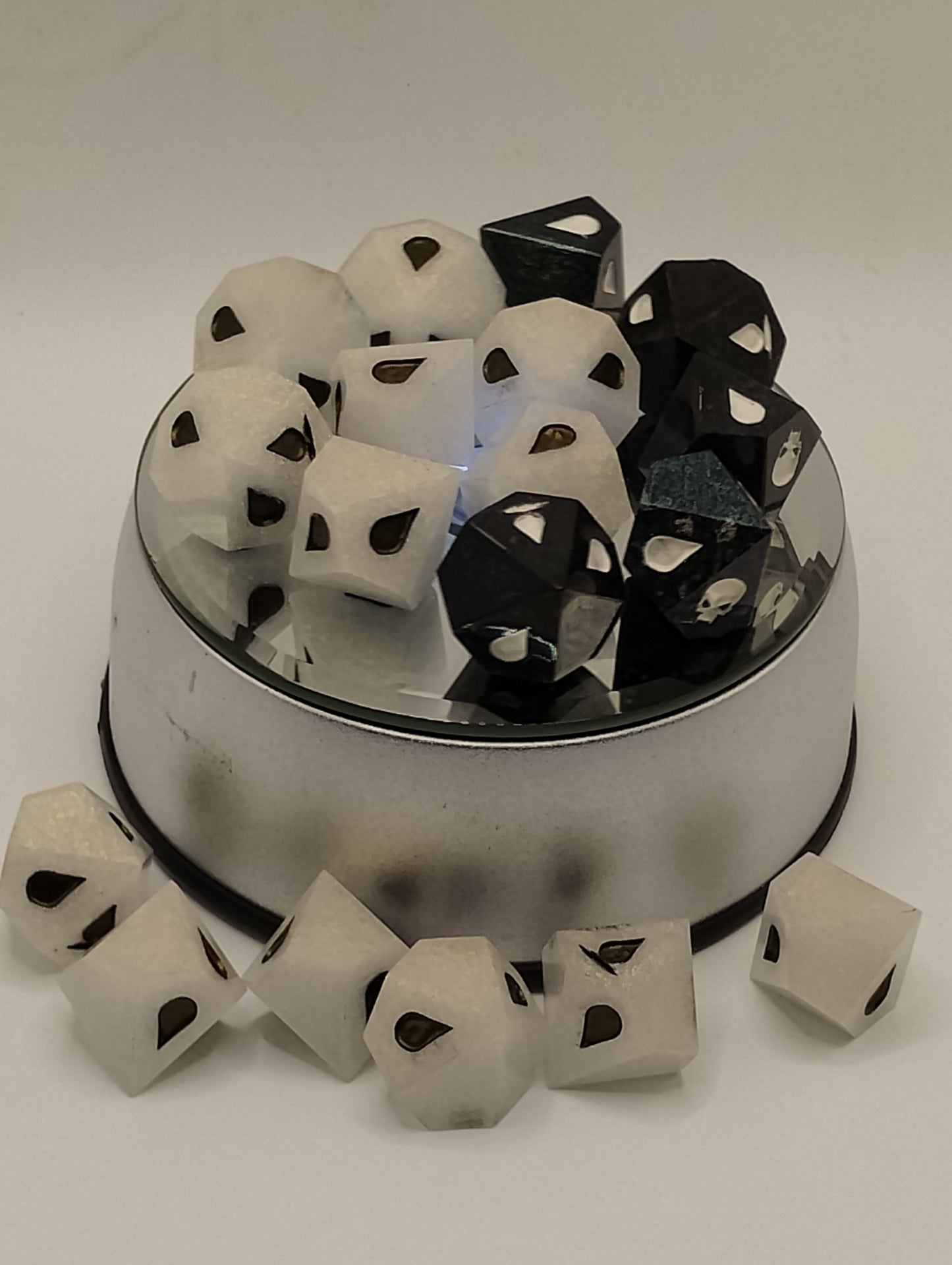 Handmade White & Shimmering Blue-Black D6 Dice Set for Vampire: The Masquerade TTRPG  Dark Elegance for the World of Darkness