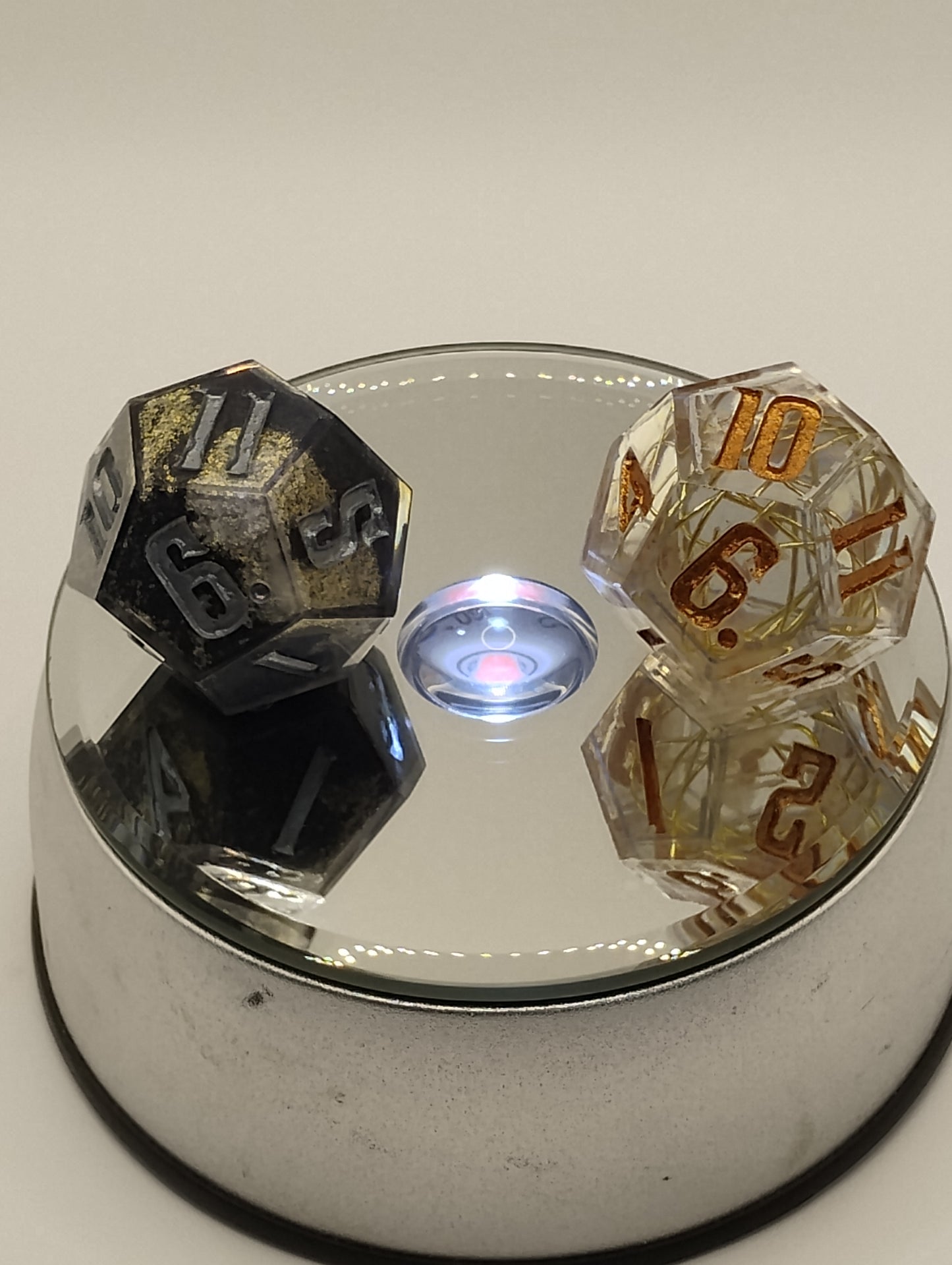 Daggerheart Twin d12 Dice for Dungeons & Dragons – Gilded Cage Hope & Obsidian Glitter Fear