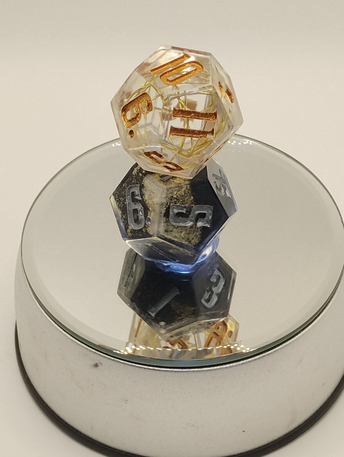 Daggerheart Twin d12 Dice for Dungeons & Dragons – Gilded Cage Hope & Obsidian Glitter Fear