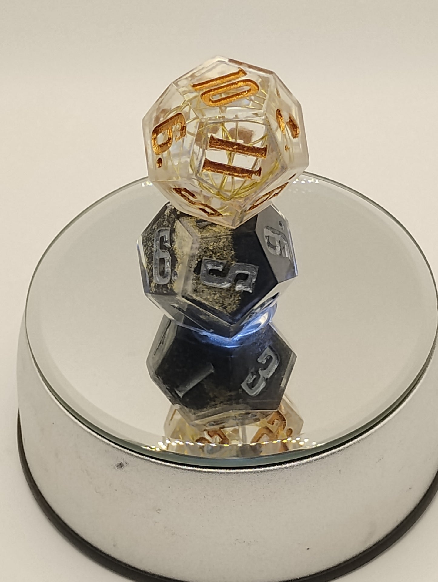 Daggerheart Twin d12 Dice for Dungeons & Dragons – Gilded Cage Hope & Obsidian Glitter Fear
