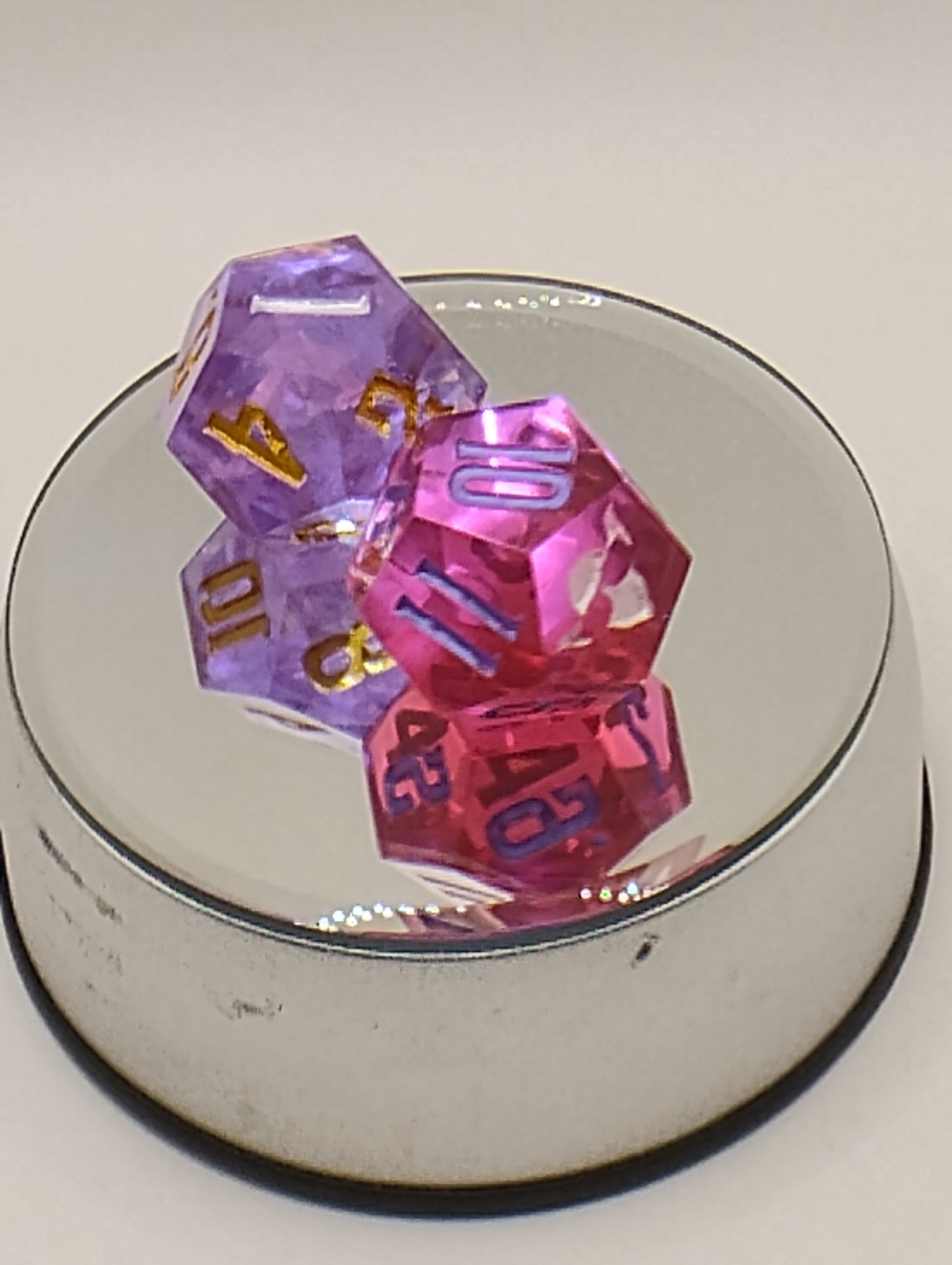 Dagger Heart Whimsical Pink & Purple DnD Dice Set – 2 Piece Crystal Style RPG Dice with Gold and Purple Numbers for Dungeons and Dragons