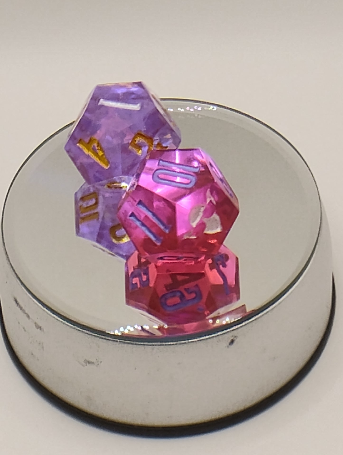 Dagger Heart Whimsical Pink & Purple DnD Dice Set – 2 Piece Crystal Style RPG Dice with Gold and Purple Numbers for Dungeons and Dragons
