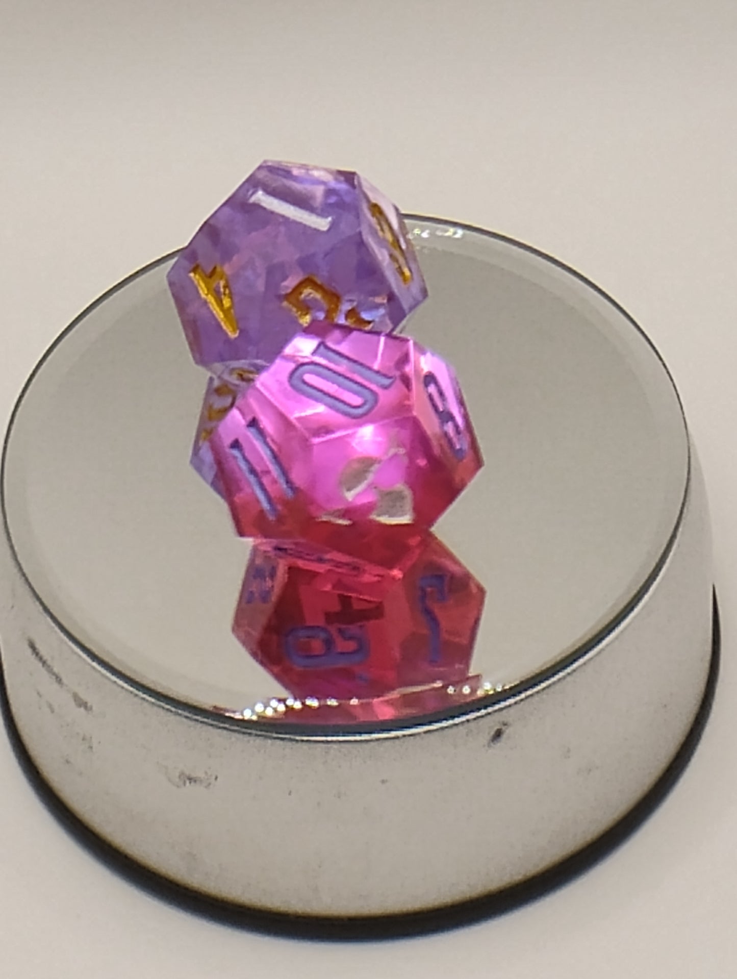 Dagger Heart Whimsical Pink & Purple DnD Dice Set – 2 Piece Crystal Style RPG Dice with Gold and Purple Numbers for Dungeons and Dragons