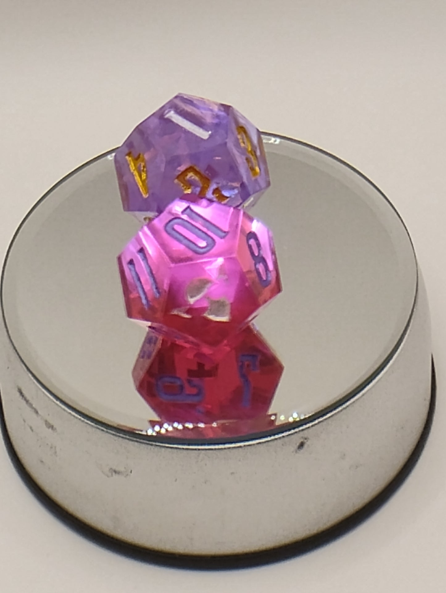 Dagger Heart Whimsical Pink & Purple DnD Dice Set – 2 Piece Crystal Style RPG Dice with Gold and Purple Numbers for Dungeons and Dragons
