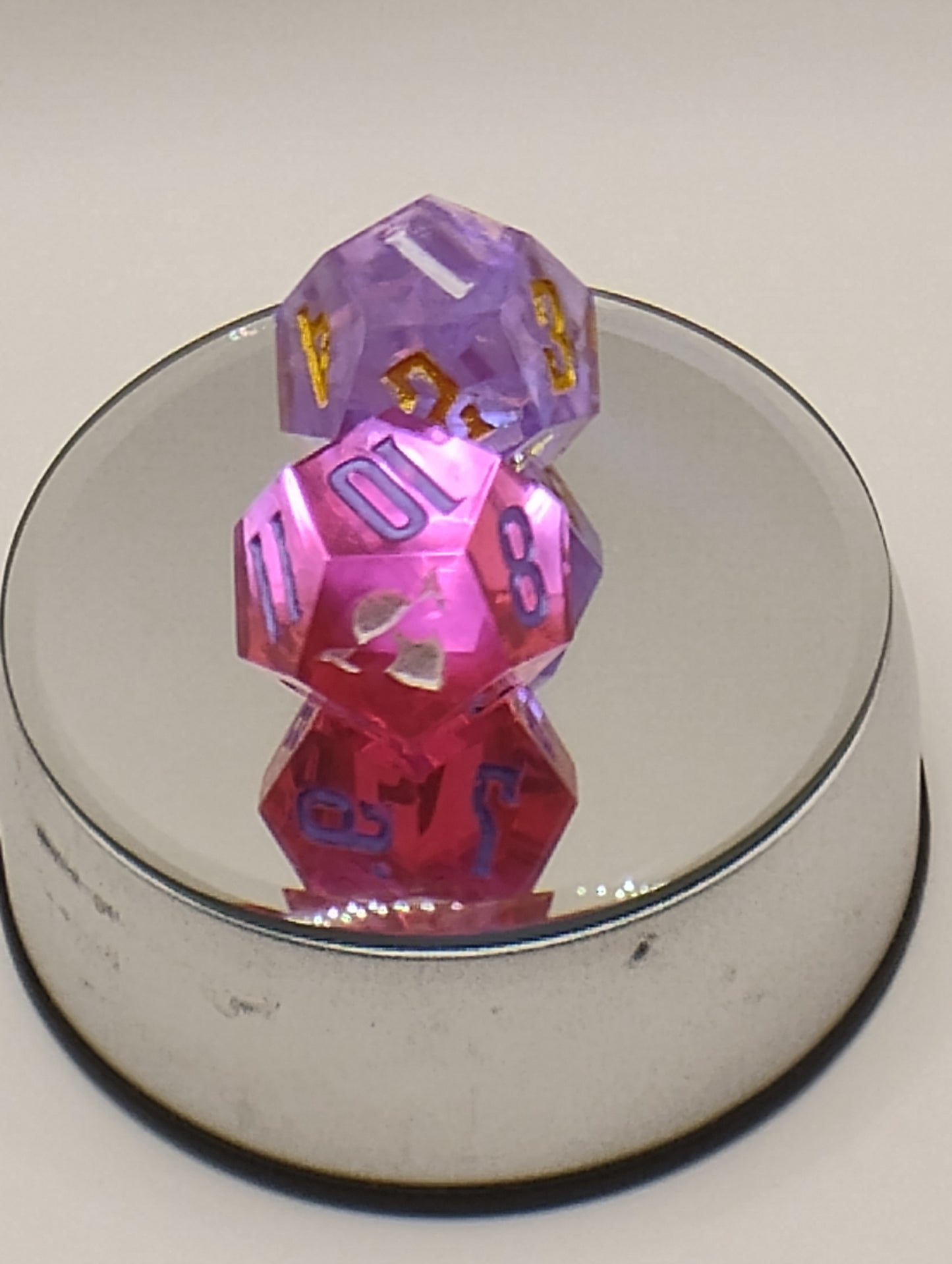Dagger Heart Whimsical Pink & Purple DnD Dice Set – 2 Piece Crystal Style RPG Dice with Gold and Purple Numbers for Dungeons and Dragons