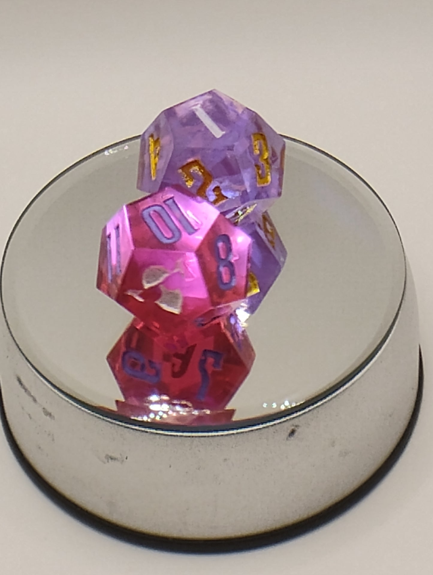 Dagger Heart Whimsical Pink & Purple DnD Dice Set – 2 Piece Crystal Style RPG Dice with Gold and Purple Numbers for Dungeons and Dragons